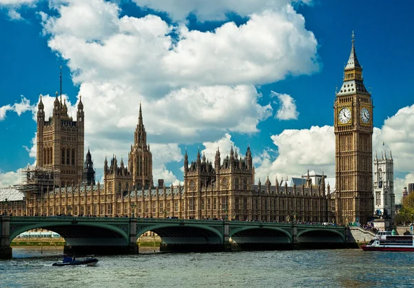 Big Ben e edifício do Parlamento em Londres — Fotografia de Stock