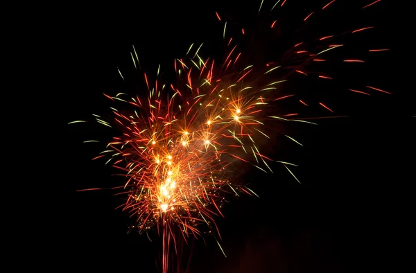 Coloridos fuegos artificiales vívidos — Foto de Stock