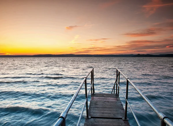 Puesta de sol sobre el lago Balaton —  Fotos de Stock