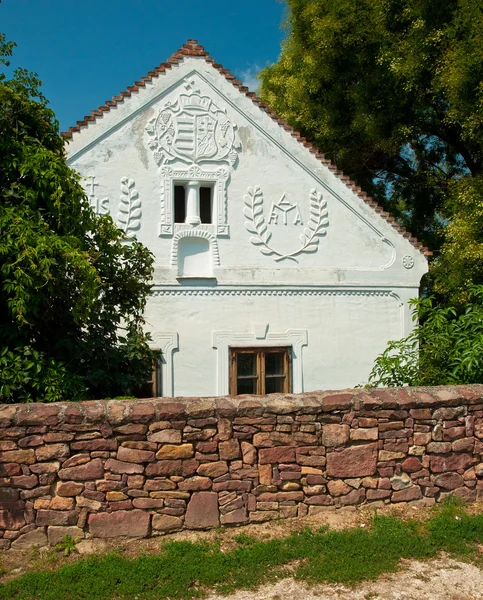 Typowe domy w starym mieście Kovagors, Węgry — Zdjęcie stockowe