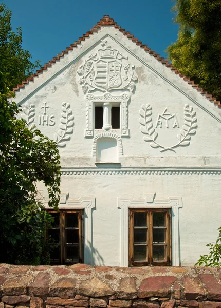 Maisons typiques dans la vieille ville de Kovagors, Hongrie — Photo