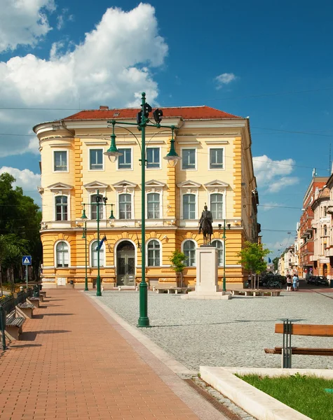 Belles maisons dans la vieille ville de Szeged, Hongrie — Photo