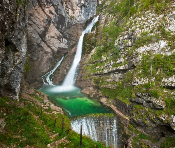 Winzerschlucht und Holzweg — Stockfoto