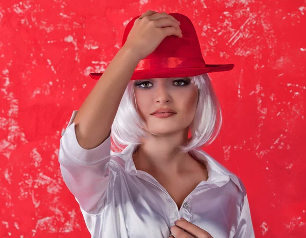 Style girl in red hat — Stock Photo, Image