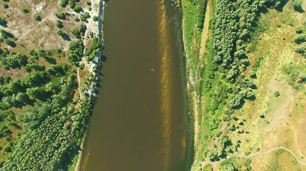 Vista aérea de terra e rio — Fotografia de Stock