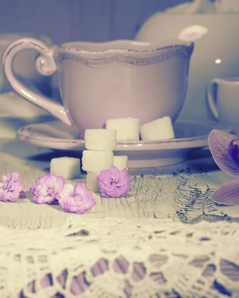 Taza en la mesa de madera — Foto de Stock