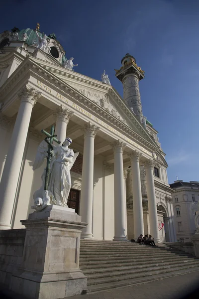 Viyana sokaklarında ve anıtlar