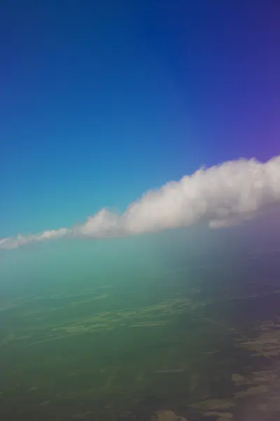 Lucht regenboog kleur met mooie wolken — Stockfoto