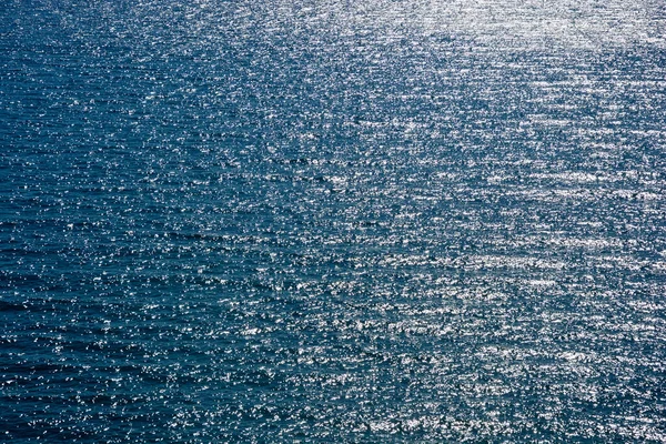 Detalhe Uma Superfície Azul Mar Com Reflexos Luz Branca — Fotografia de Stock