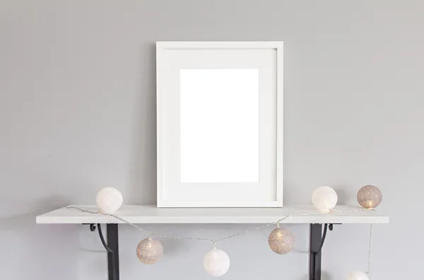 Beyaz bir çerçeve mockup sahne