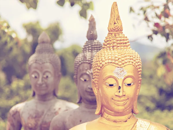 Buddhastatuen im Vintage-Stil — Stockfoto