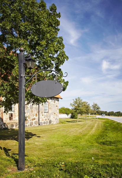 Blank countryside sign — Stock Photo, Image