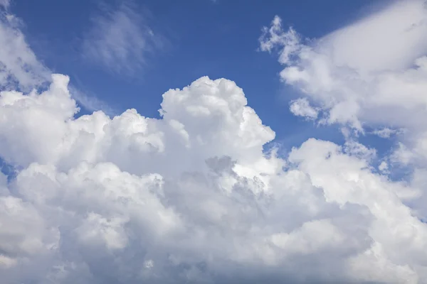 White fluffy clouds — Stock Photo, Image