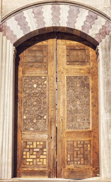 Porte mosquée ornée — Photo