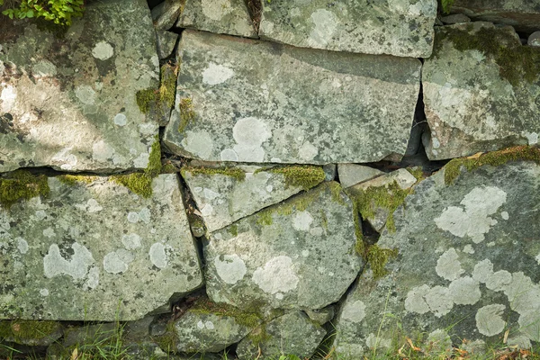 Natuurlijke stenen muur — Stockfoto