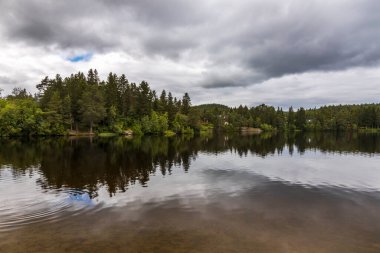 Norveç, Trondheim 'da Kyvannet' in küçük gölü.