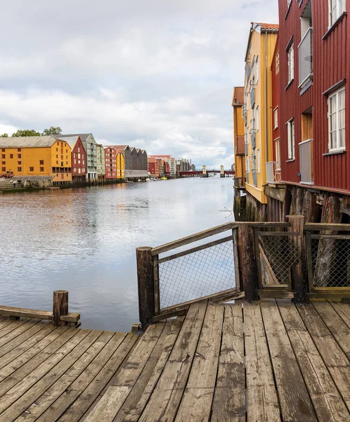 Färgglada Byggnader Längs Floden Nidelva Trondheim Norge Stockfoto