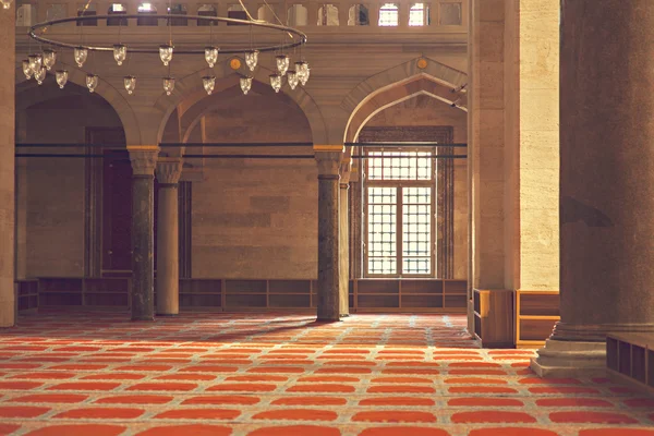 Warm mosque interior — Stock Photo, Image