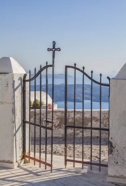 Santorini portão de metal — Fotografia de Stock