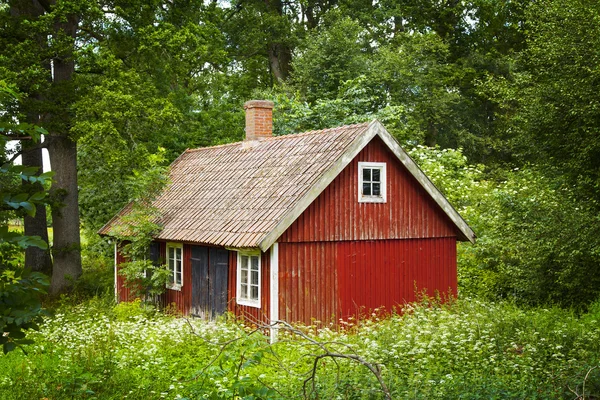 Rode Zweedse cottage — Stockfoto