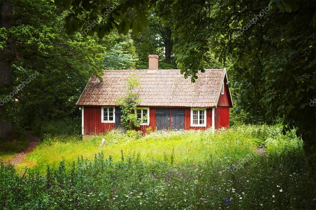 Red cottage — Stock Photo © feferoni 80872382