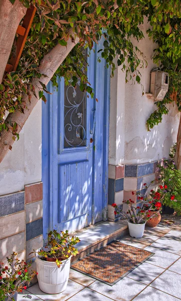 Blue door crete — Stock Photo, Image