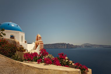 Santorini kilise deniz tarafından