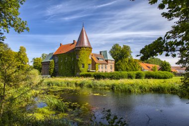 Ortofta Kalesi ve hendek
