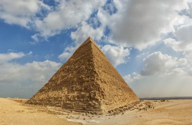 büyük giza Piramidi