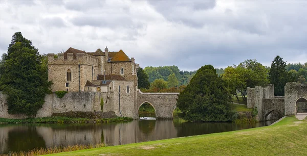 Английский замок Лидс — стоковое фото