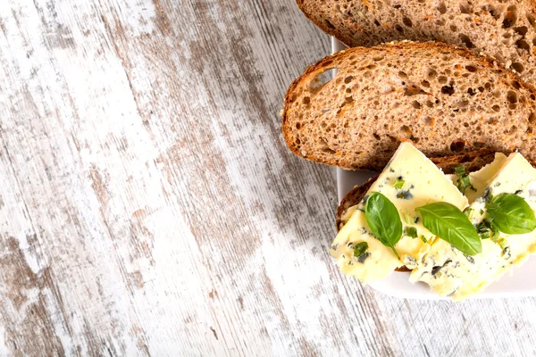 Sandwich with Roquefort cheese and dark bread — Stock Photo, Image