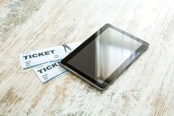 Buy Cinema Tickets online with a Tablet PC — Stock Photo, Image