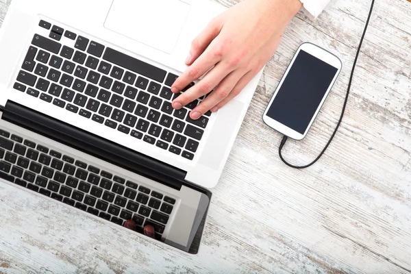 Arbeiten am Laptop — Stockfoto