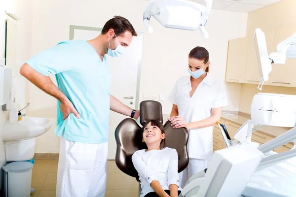 Menina no dentista — Fotografia de Stock