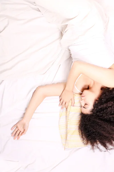 Mujer en la cama — Foto de Stock