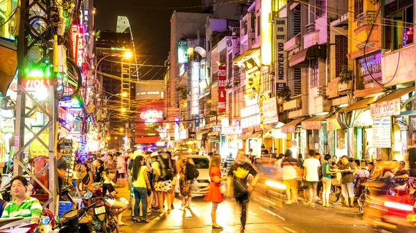 Vita notturna impegnativa a Hi Chi Minh City — Foto Stock