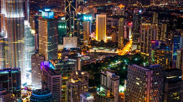 Geceleri Kuala Lumpur üzerinde göster — Stok fotoğraf