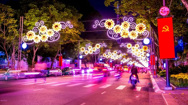 Ver no trânsito da noite na cidade de Ho Chi Minh — Fotografia de Stock