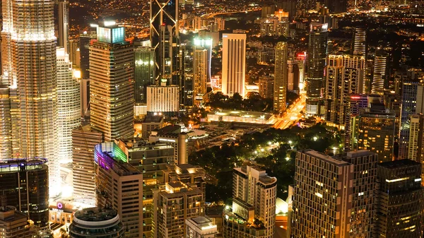 Vista sobre a cidade de Kuala Lumpur à noite — Fotografia de Stock