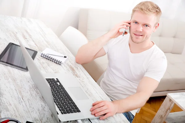 Arbeiten zu Hause — Stockfoto