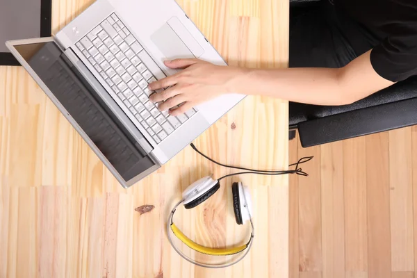 Working on a wooden Desk — Stock Photo, Image