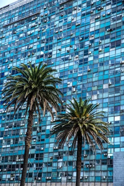 Modern Architecture on the Plaza Independencia in Montevideo — Stock Photo, Image