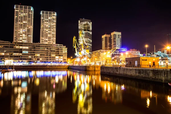 Puerto Madero a Buenos Aires di notte — Foto Stock