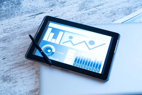 Business Analytics with a Tablet PC — Stock Photo, Image