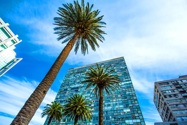 Modern arkitektur på Plaza Independencia i Montevideo — Stockfoto