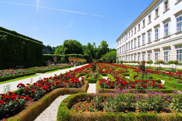 ザルツブルクの有名なミラベル宮殿 — ストック写真