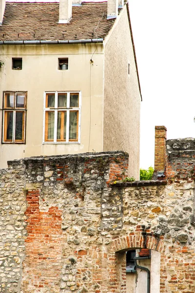 Arquitetura histórica em sopron — Fotografia de Stock