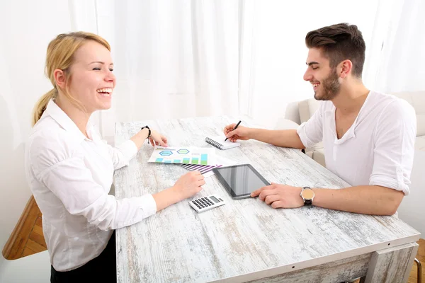 Young couple and financial planning — Stock Photo, Image
