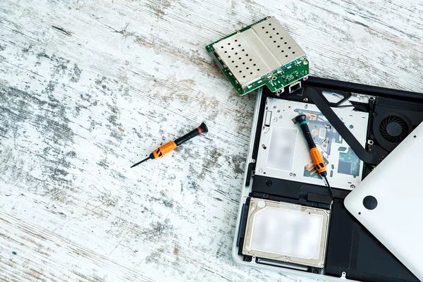 Laptop repair — Stock Photo, Image