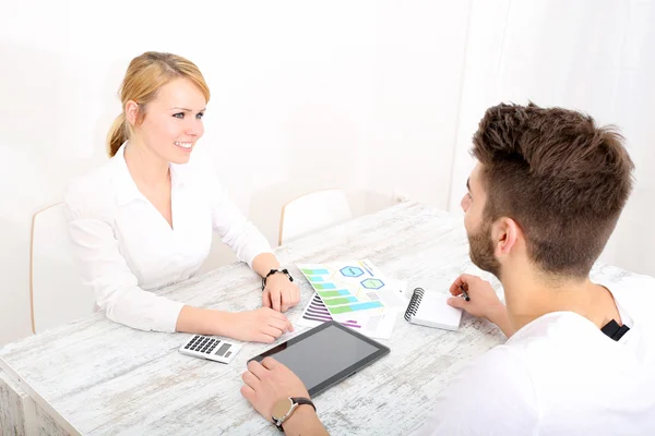 Young couple and financial planning — Stock Photo, Image